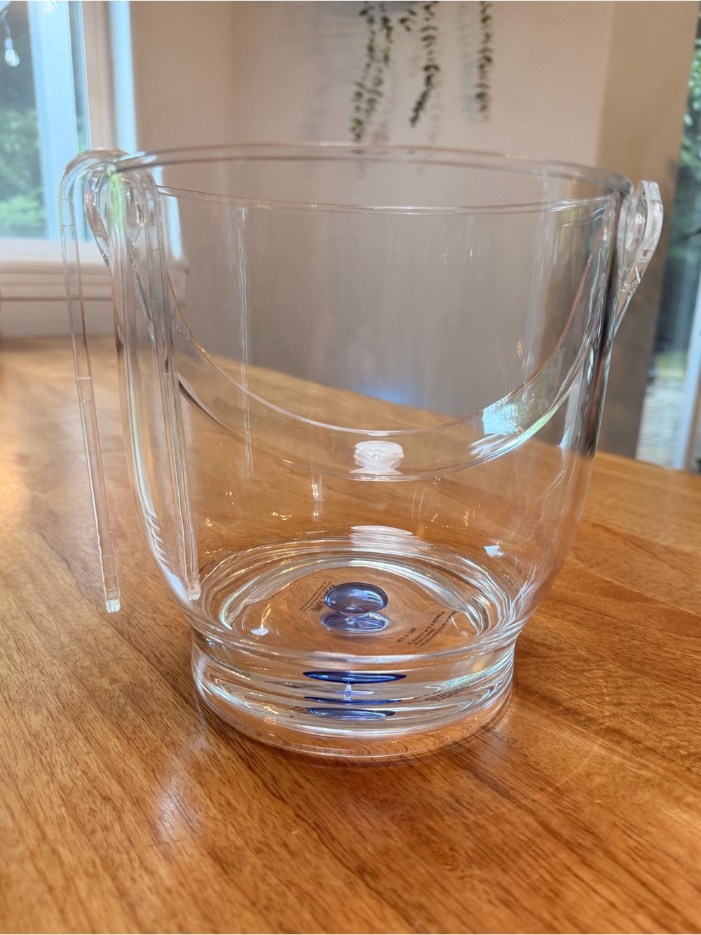 Bed Bath & Beyond Clear Glass Ice Bucket with Blue Base Accent